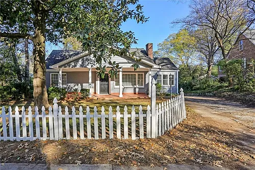 22 Peachtree Hills Ave NE Photo 1