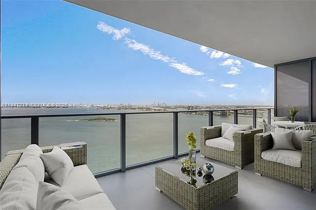 700 NE 24th St #4106 — Photo 3