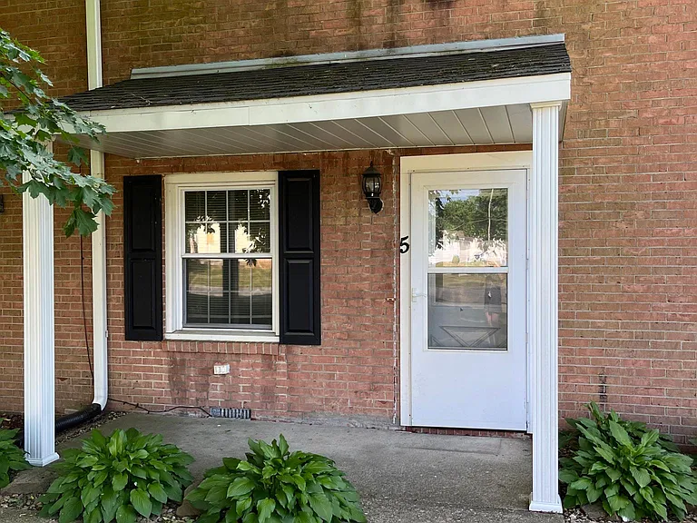 1302 Midland Beaver Rd #5 — Photo 1