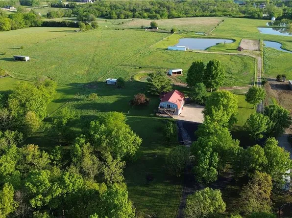 32506 E Hammond Rd, Grain Valley, MO 64029