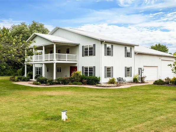 918 N Reservoir Rd, Staunton, IL 62088