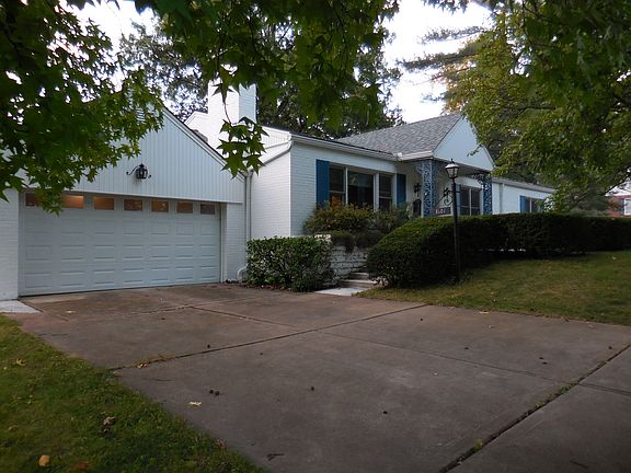 5th image of 8101 Edinburgh Dr