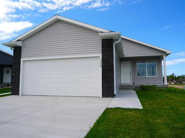 1548 E 5th St, Grand Island, NE 68801