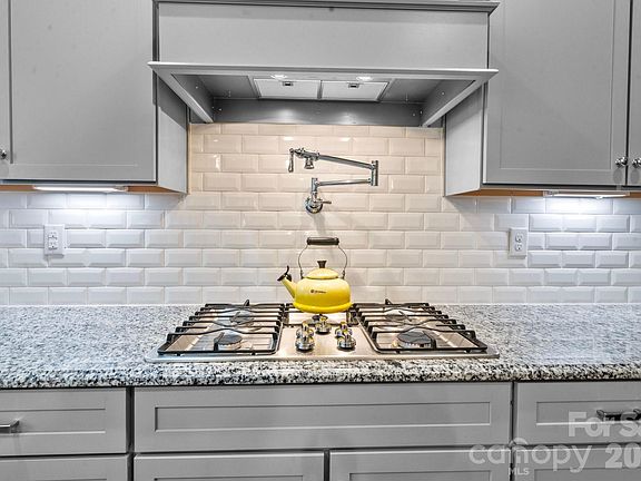 5th image of 4008 Pinot Way