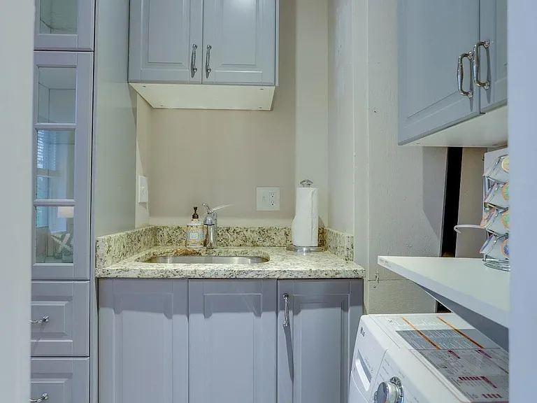 113 C St SE #3 — Photo 16