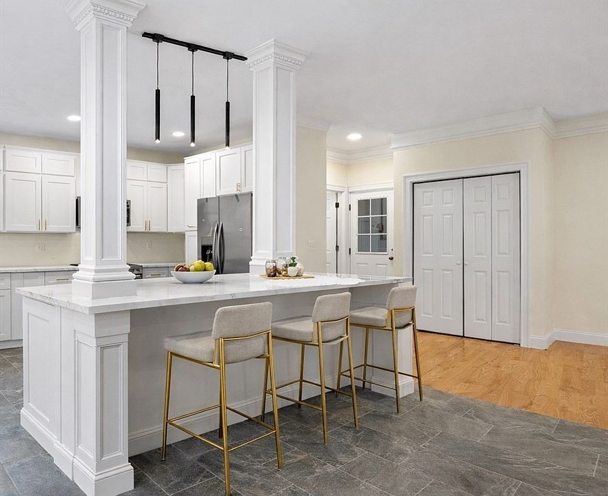 1st image of 12 Beale St