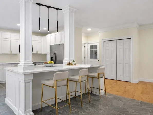 12 Beale St, Worcester, MA 01606
