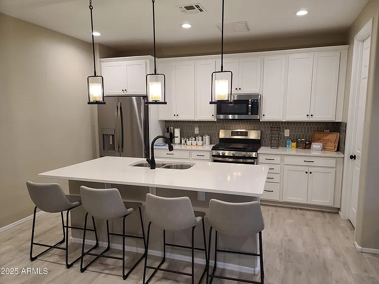 1666 E Lee Dr — Photo 13