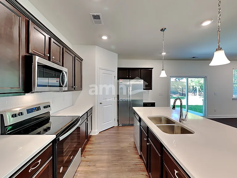 2072 Windsor Park Ave — Photo 3