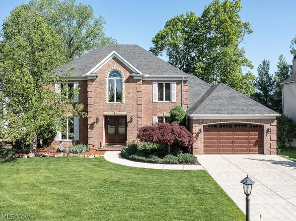 18492 Rustic Holw, Strongsville, OH 44136