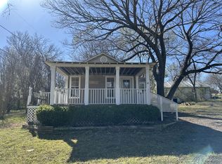 601 W G Ave, Heavener, OK 74937