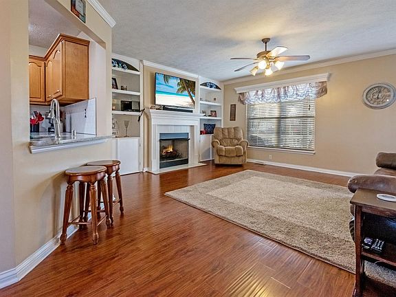 5th image of 104 Vera Ct