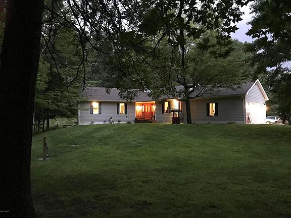 2nd image of 17083 Sierra Dr