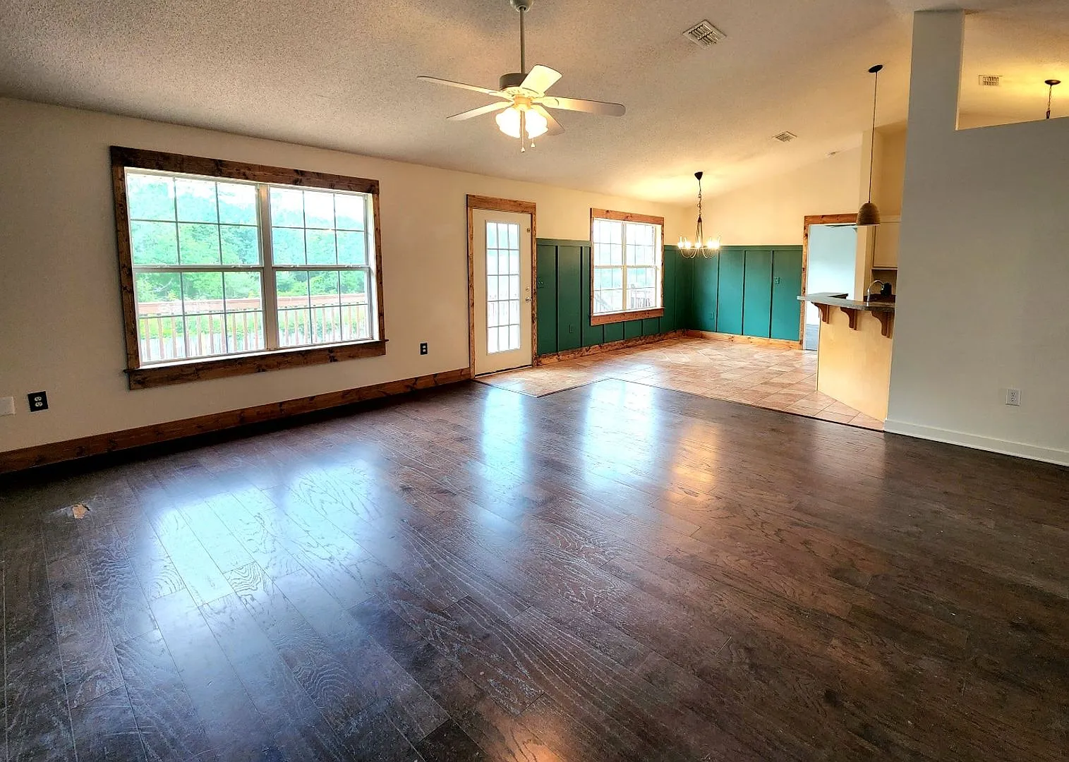 Adorably Styled and Updated 4 bedroom 2 bath Brick home located in Pace Community of La Floresta! — Photo 4