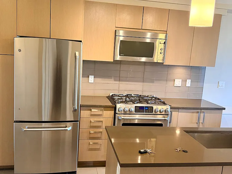 10033 River Dr #111 — Photo 14