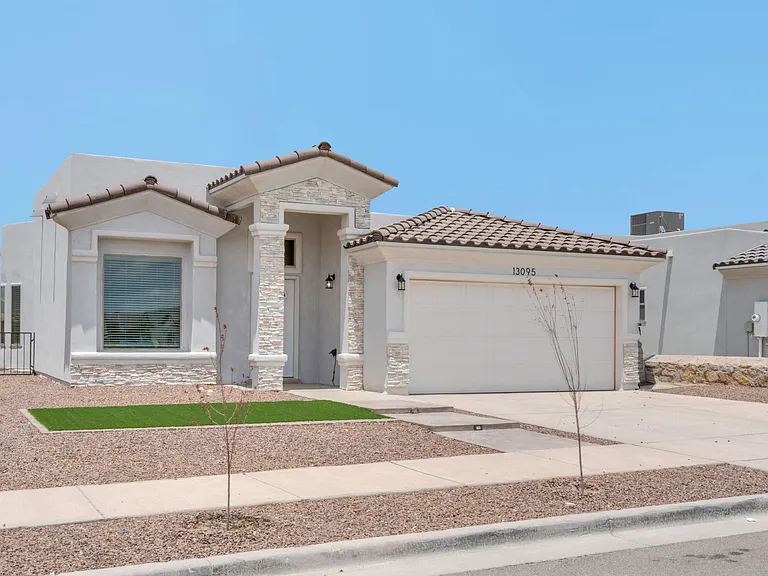 13095 Emerald Hills Ave — Photo 2