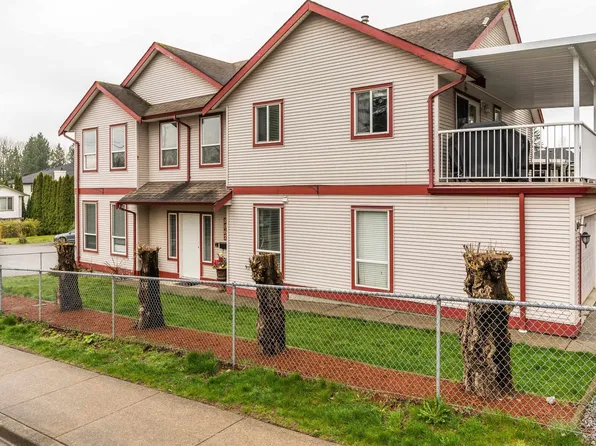 8067 Cedar St, Mission, BC V2V 3N2