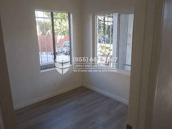 4th image of 441 W 52nd St