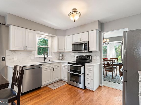 4th image of 14 Kelly Way