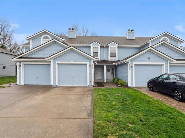 5814 NW Plantation Ln, Lees Summit, MO 64064