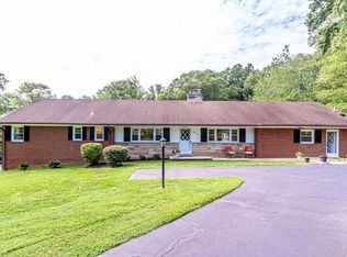 8715 Cherry Dr, Fairfax, VA 22031