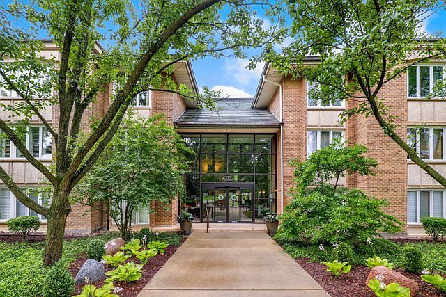 1st image of 2 Oak Brook Club Dr APT B211