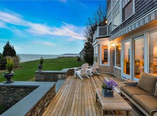 156 Fischer Cir, Portsmouth, RI 02871