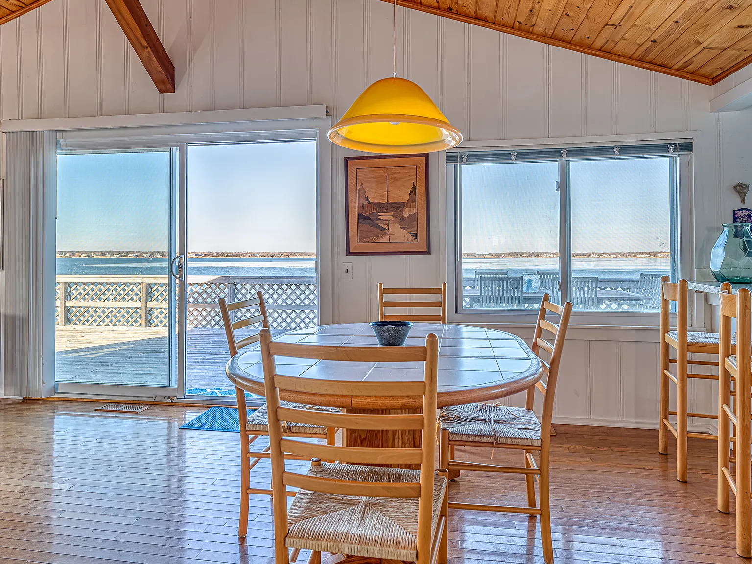 Pond Point Beach Cottage — Photo 3