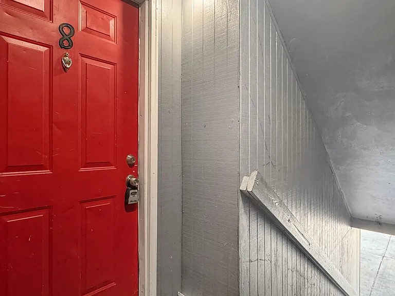 1100 Wilson Rd #7 — Photo 15