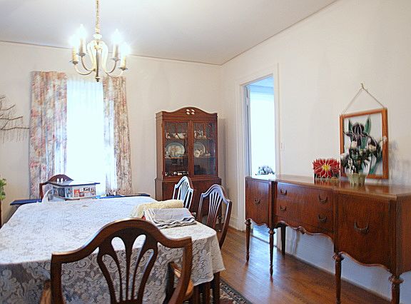 5th image of 1424 Lincoln Pl