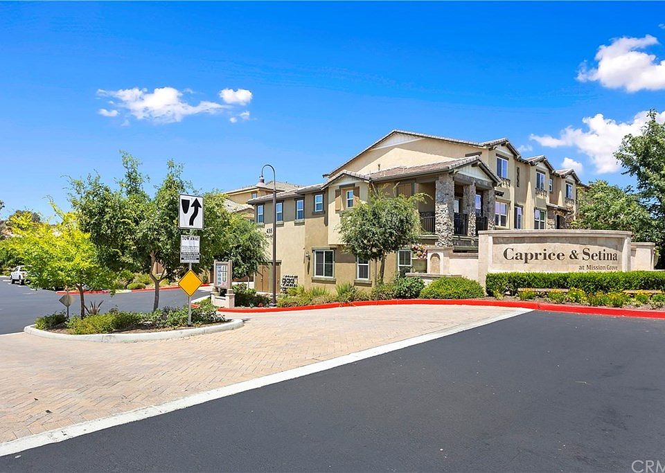 1st image of 425 Penelope Dr