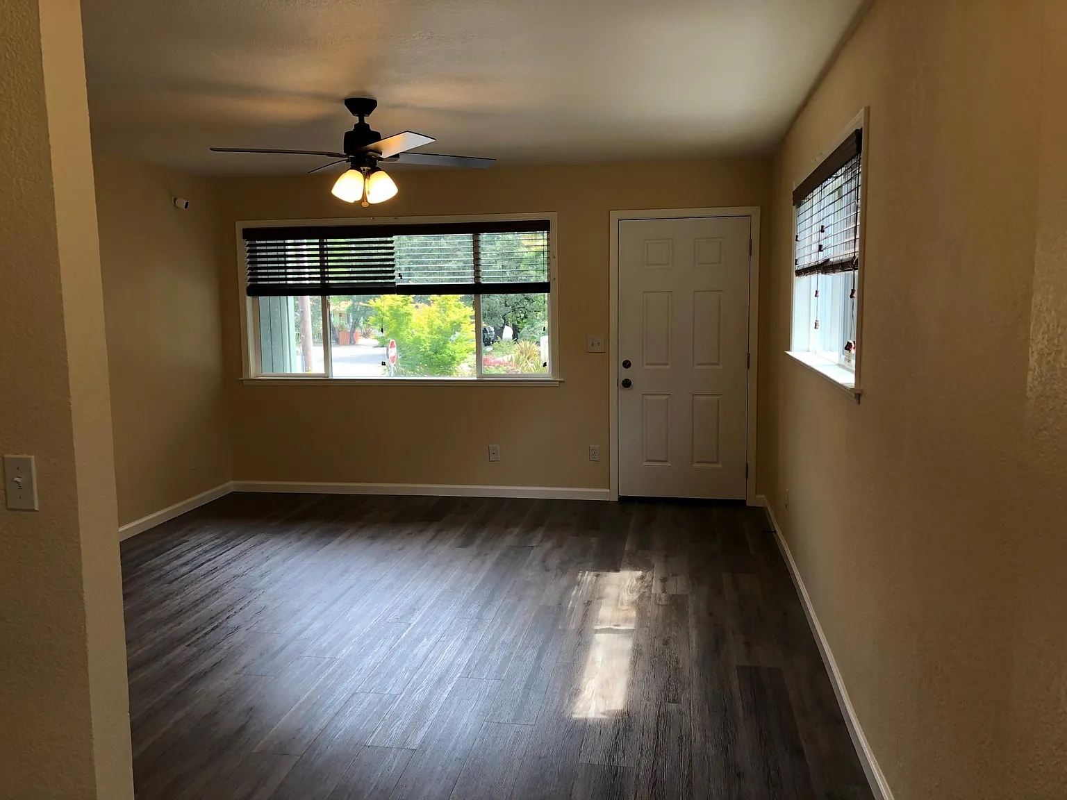 2 bed, 717 sqft, $2,400 — Photo 4