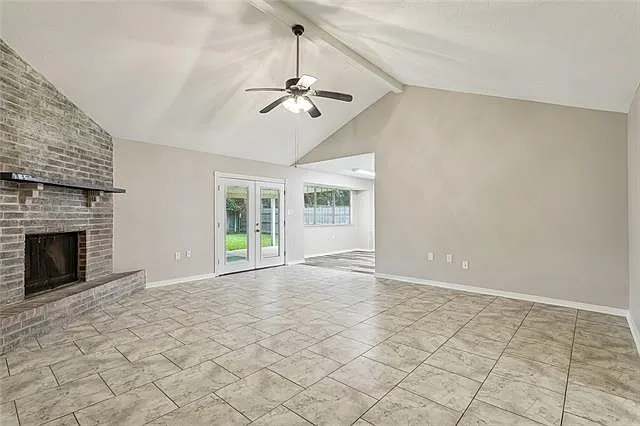 3 bed, 2.0 bath, 1500 sqft, $1,800 — Photo 2