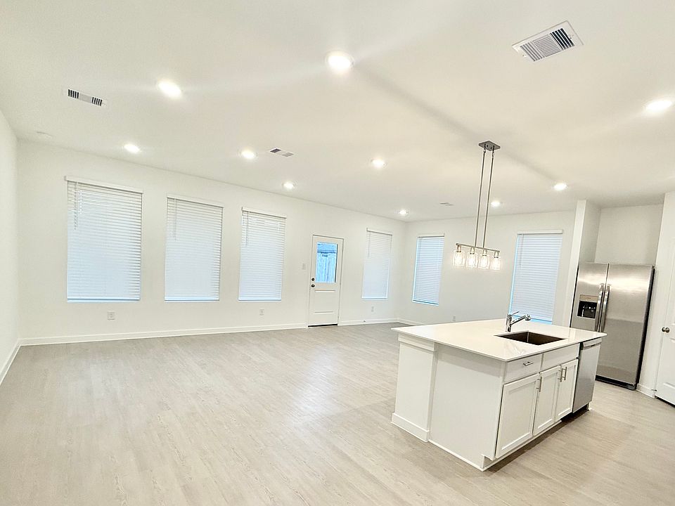 1st image of 16434 Mesquite Field Dr