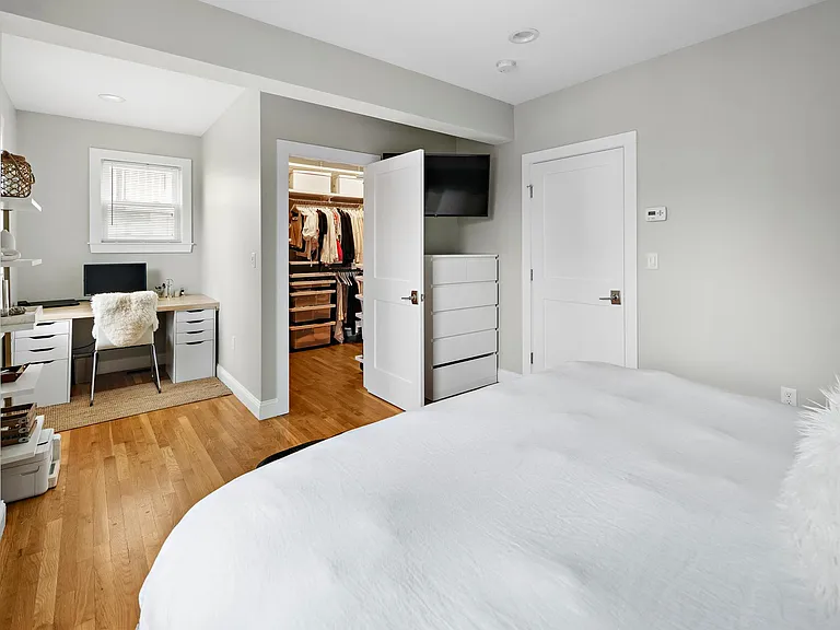 30 Oakland St — Photo 14