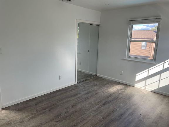 3rd image of 465 Coakley St