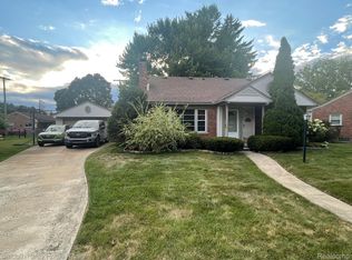 1414 Fairway Ct, Dearborn, MI