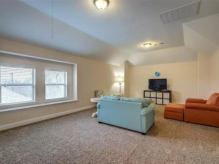 309 Midnight Dr — Photo 24