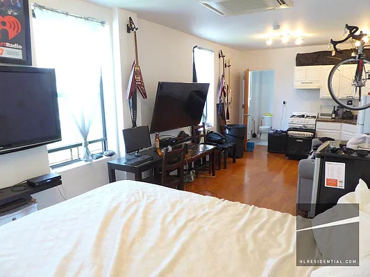 Rented by Highline Residential | media 72