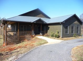 316 Orchard View Ln, Lakemont, GA 30552