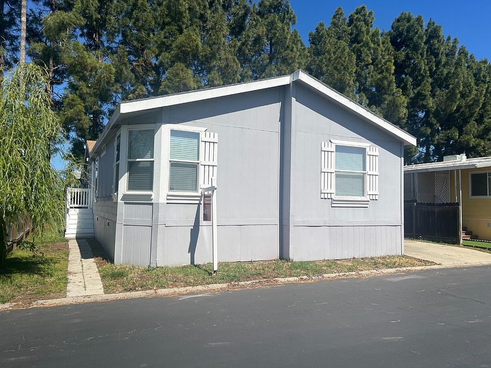 1st image of 426 Shorewood Ln #426