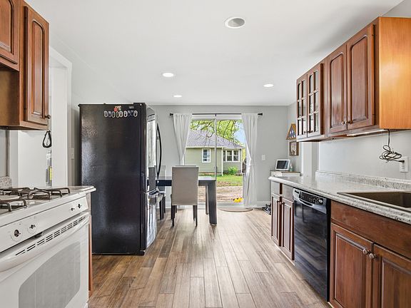 2nd image of 5686 Verta Dr NE