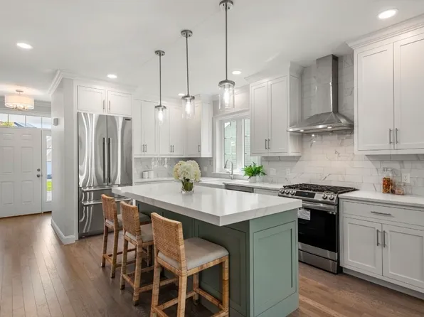 12 Sunset Way #12, Medfield, MA 02052