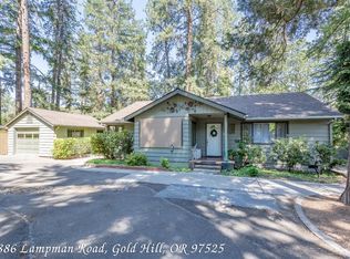 1886 Lampman Rd, Gold Hill, OR 97525