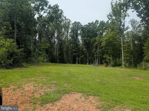 37 Honey Ln, Stafford, VA 22554