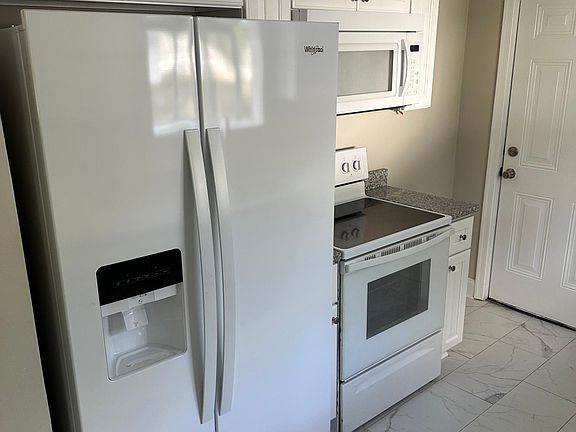 3rd image of 701 Highland Ct