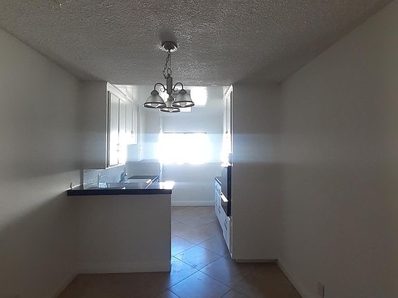 3rd image of 954 N Croft Ave #2m6mee40z