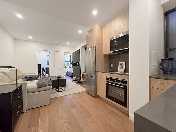 3rd image of 142 W 4th St APT 5