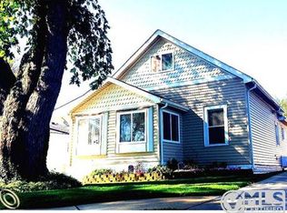 20031 Deering St, Livonia, MI 48152
