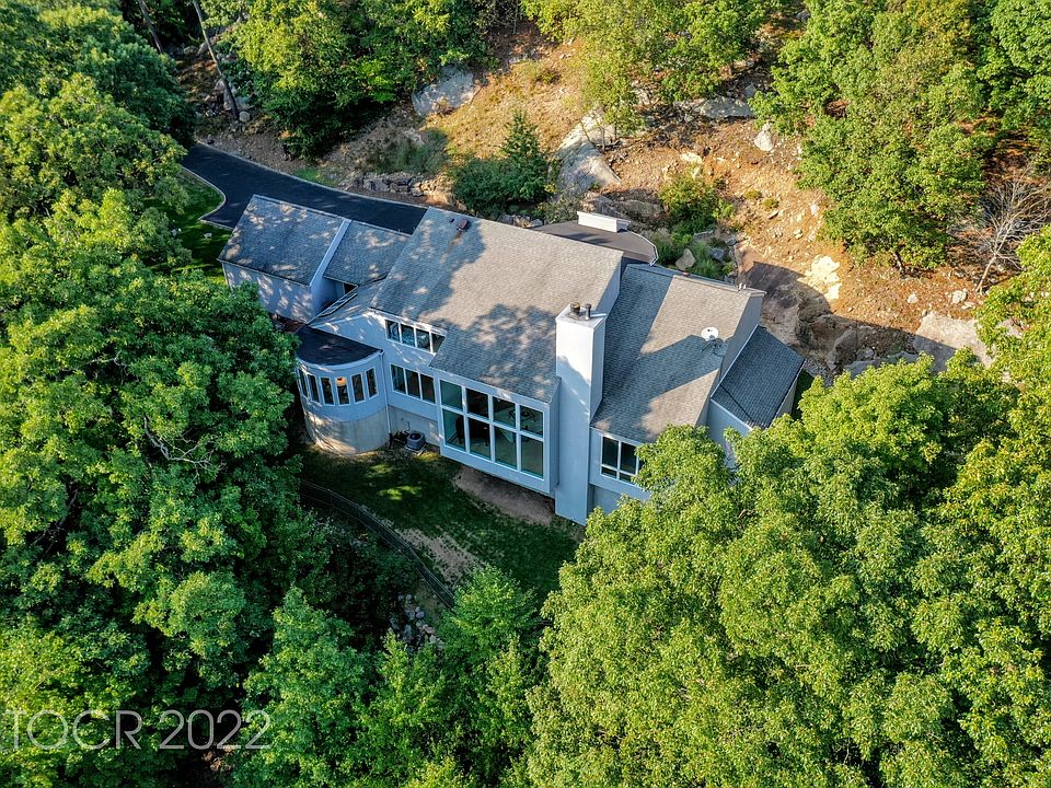 1st image of 10 Beechwood Ln